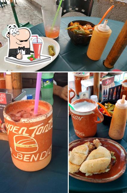 Насладитесь напитками из бара "Super Tortas La Bendición"