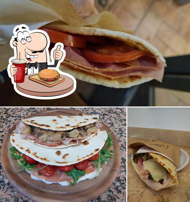 Prova un hamburger a Soleluna Piadineria Bologna