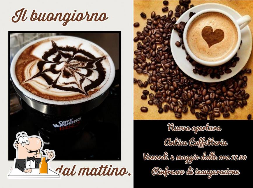 Goditi un drink a Antica Caffetteria (già Caffè Storico)