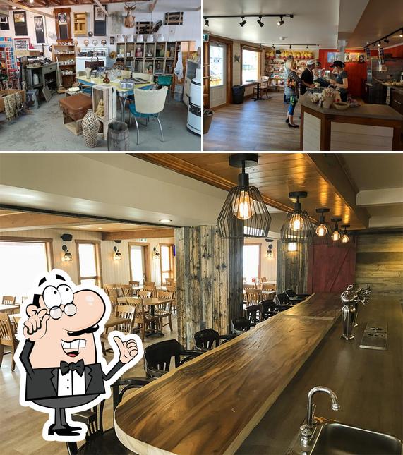 Découvrez l'intérieur de Bistro du Hangar