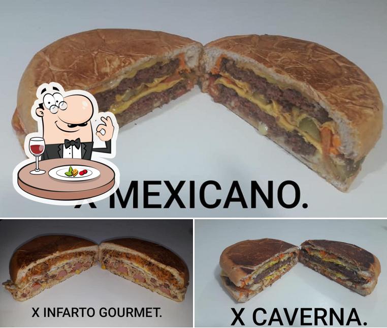 Comida em Hamburgueria do Edião