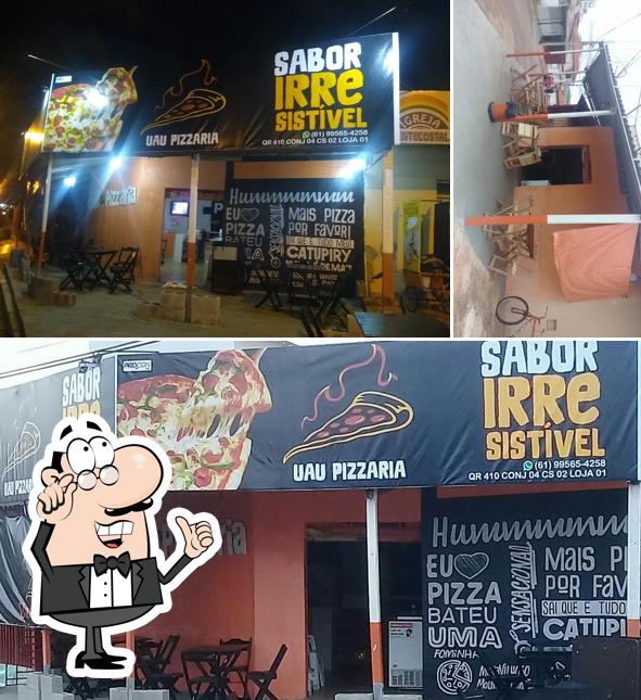 O interior do Uau pizzaria