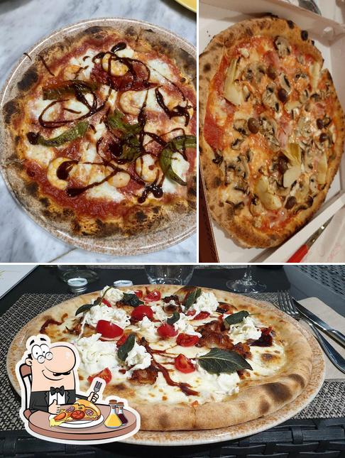 Order pizza at ConTé