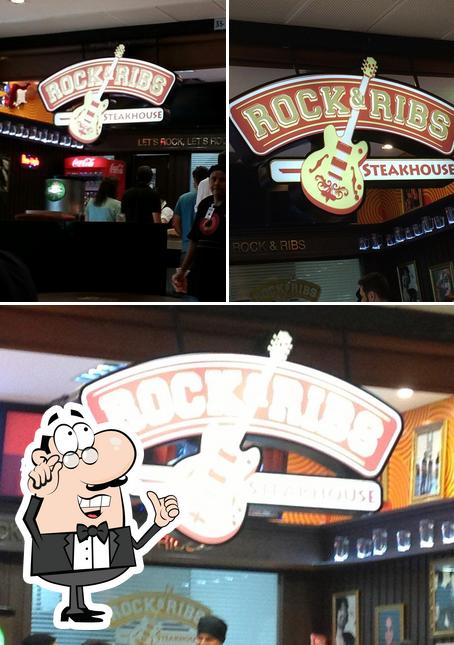 O interior do Rock & Ribs