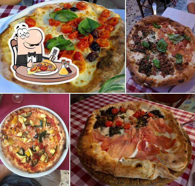 Scegli una pizza a Pizzeria La Capannina