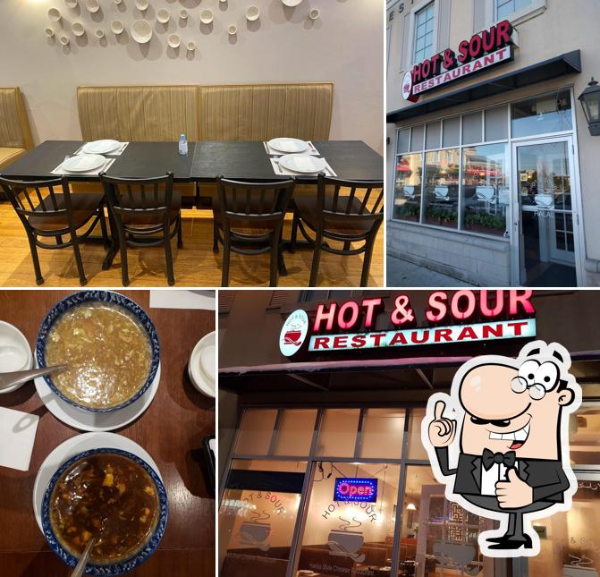 Mire esta imagen de Hot and Sour Hakka Kitchen