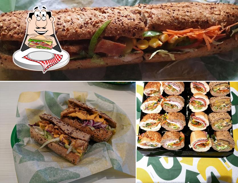 Клубные сэндвичи в "Subway"