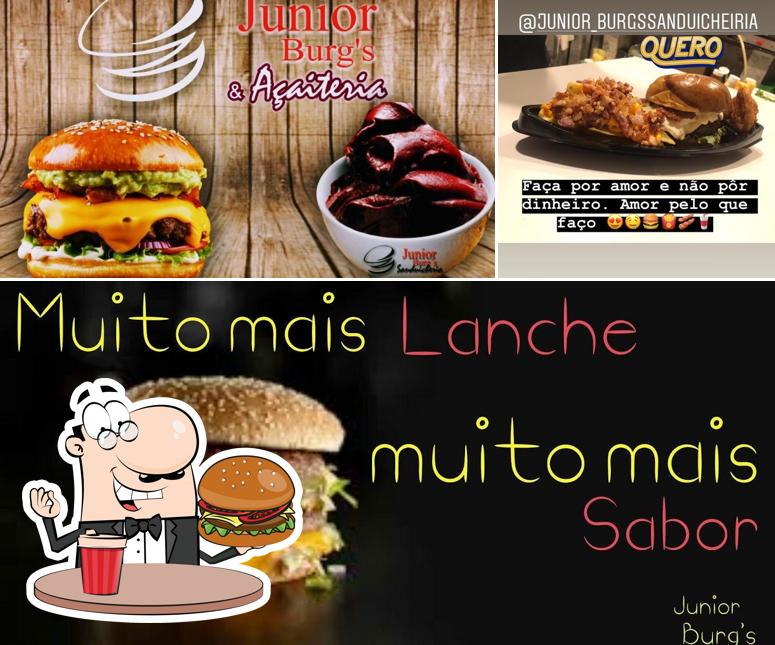 Experimente um hambúrguer no Júnior Burg’s & Açaiteria