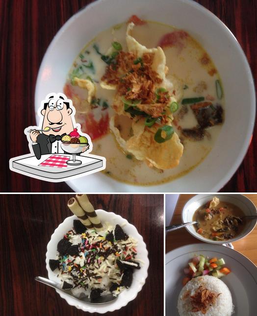 Soto dan Sop Khas Betawi Bang Nawi Sunter offers a number of sweet dishes