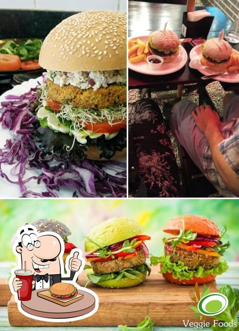 Get a burger at Veggie Foods • Restaurante Vegano