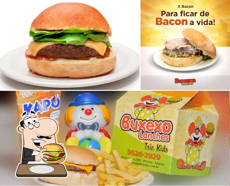 Experimente um hambúrguer no Buxexa Lanches