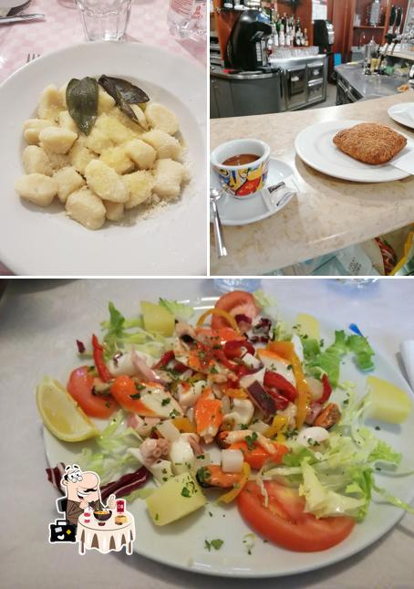 Cibo al Bar Tabacchi Trattoria Da Gianni