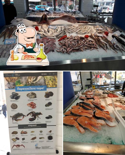 Order seafood at Θάλασσα - Ψαραγορά Εθνικής Αμύνης