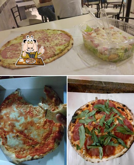 Ordina tra le svariate varianti di pizza