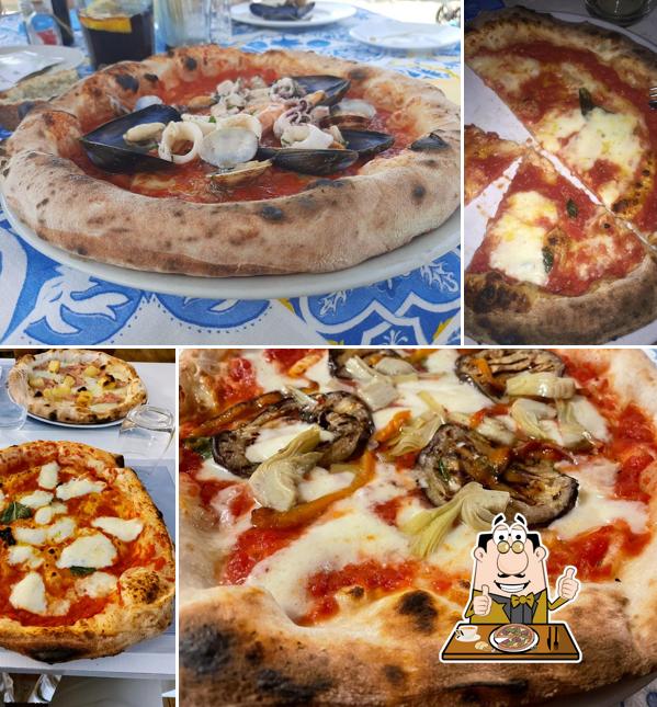 Scegli una pizza a Pizzeria O' Vesuvio