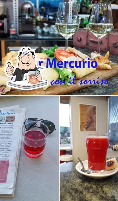 Prenditi un drink dal menu