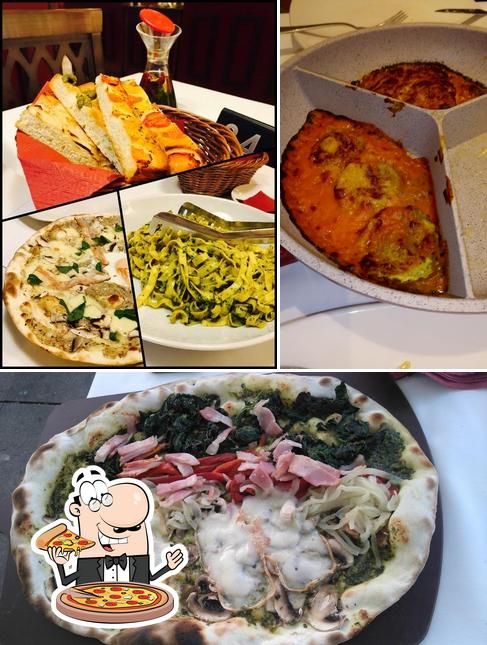 Elige una pizza en Restaurante La Tagliatella | C/ Carlos III, Pamplona