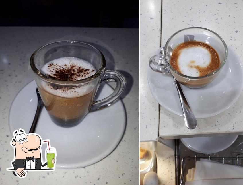 Goditi un drink a Caffe' Club Di Alessio e Ernesto Casoria