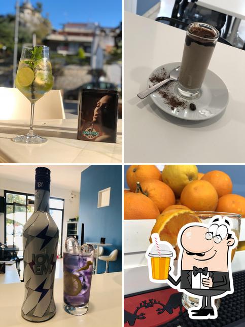 Profitez d'une boisson à Lounge Bar SixtyNine 69 - Creperia - Gelati - Pasticceria - Pizzeria - Aperitivo