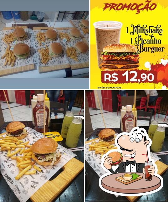 Peça um hambúrguer no FM Açaí Steakhouse