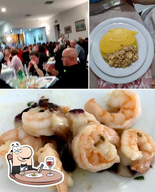 La foto di cibo e bancone da bar da Ristorante Europa