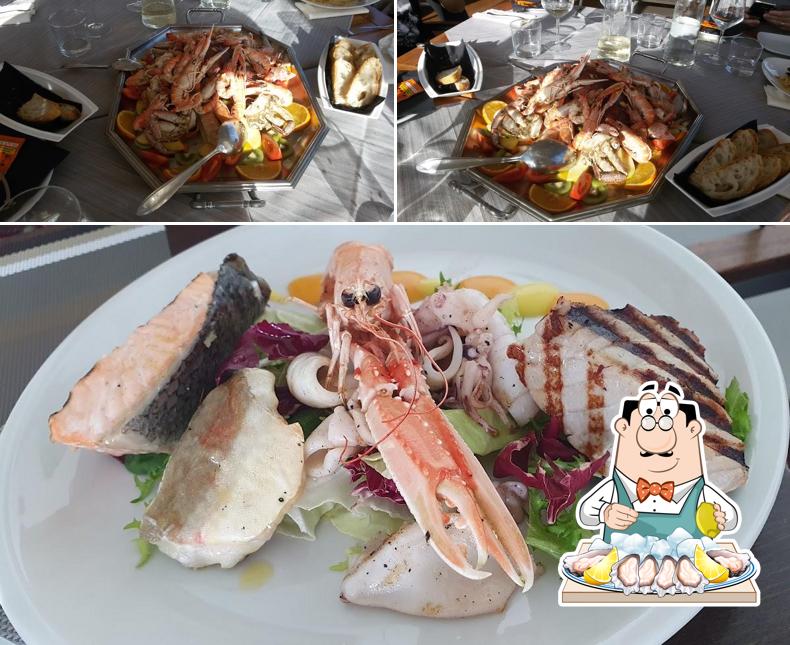 Ordina la cucina di mare a Club Nautico