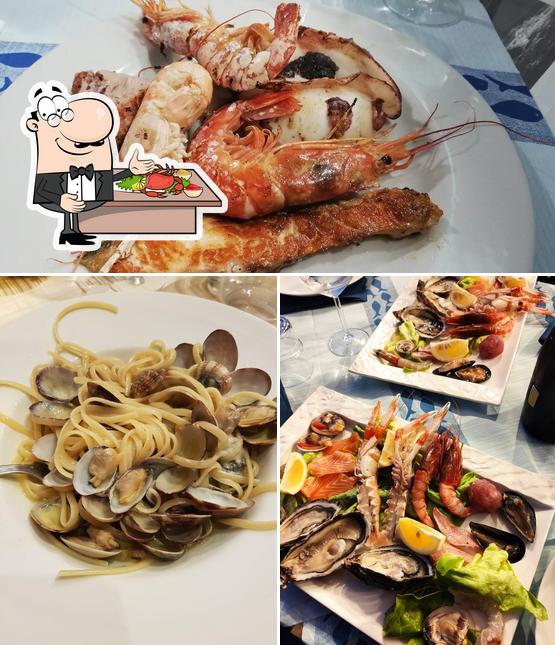 Prova tra i vari prodotti di cucina di mare disponibili a Stuzzicheria di Mare in Venezia