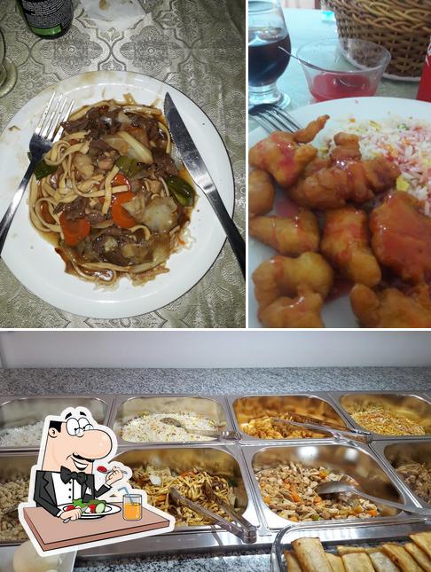 Comida em Panda Restaurante Chinês