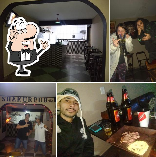 O interior do Shakur PUB