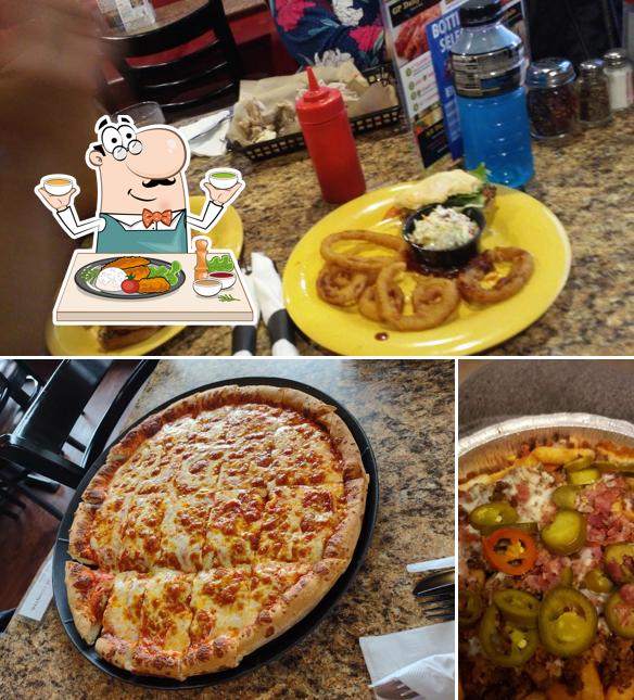 Meals at Giant Pizza Putnam