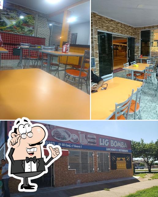 O interior do Lig Bomba Lanchonete e Restaurante