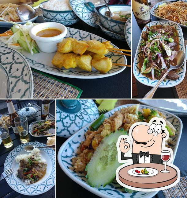 Food at Aroy Dee Thai Takeaway,Restaurant og Minimarked