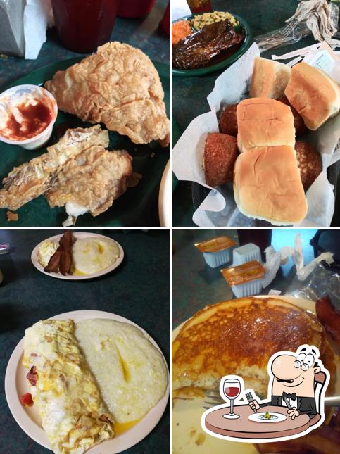 Davis Cafe in Montgomery - Restaurant menu and reviews