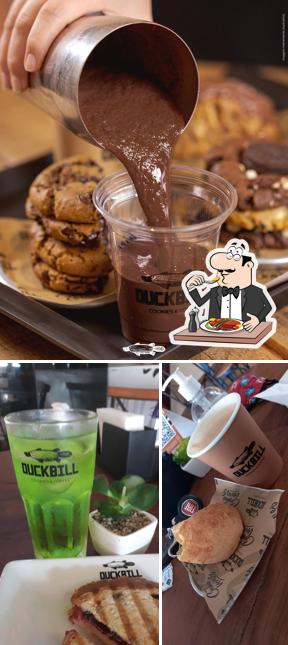 Platos en Duckbill Cookies & Coffee