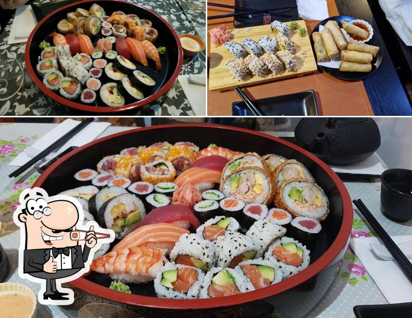 A Tokio Sushi Bar, vous pouvez prendre des sushis