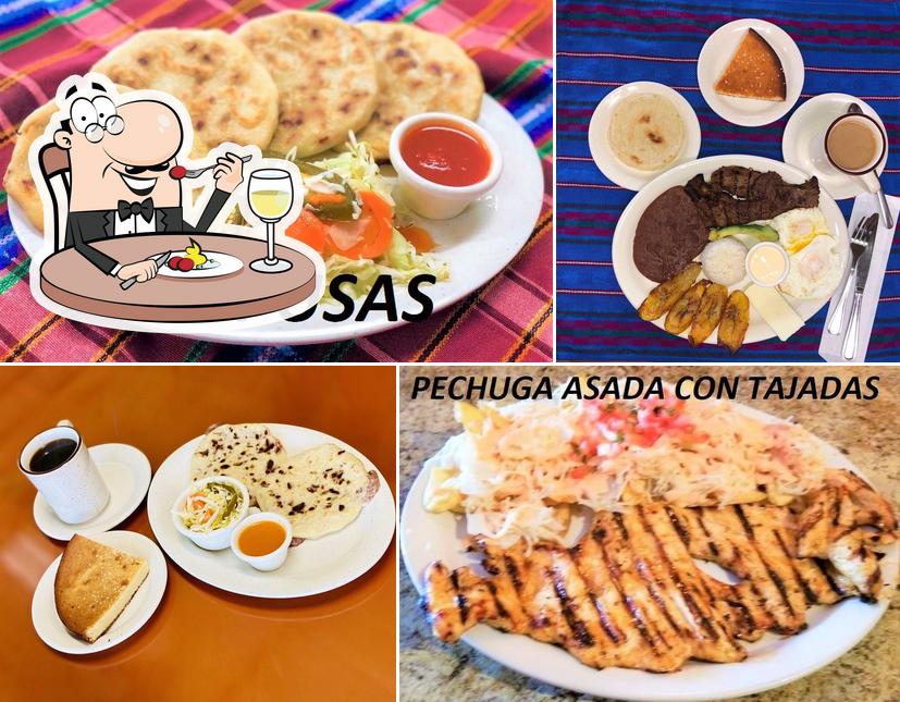 Блюда в "Cabañas Grill Restaurant"