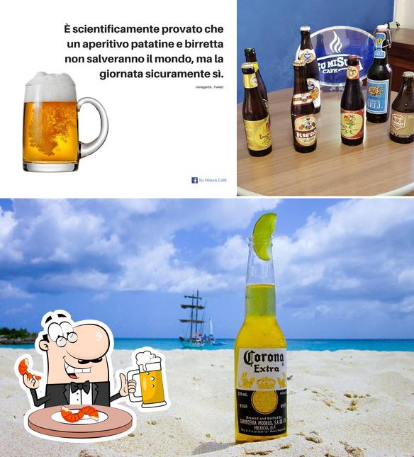 Puoi ordinare un rinfrescante bicchiere di birra chiara o scura