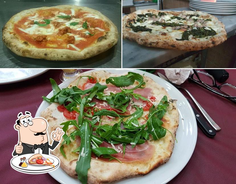 Prova una pizza a Insolito pizzeria e trattoria napoletana