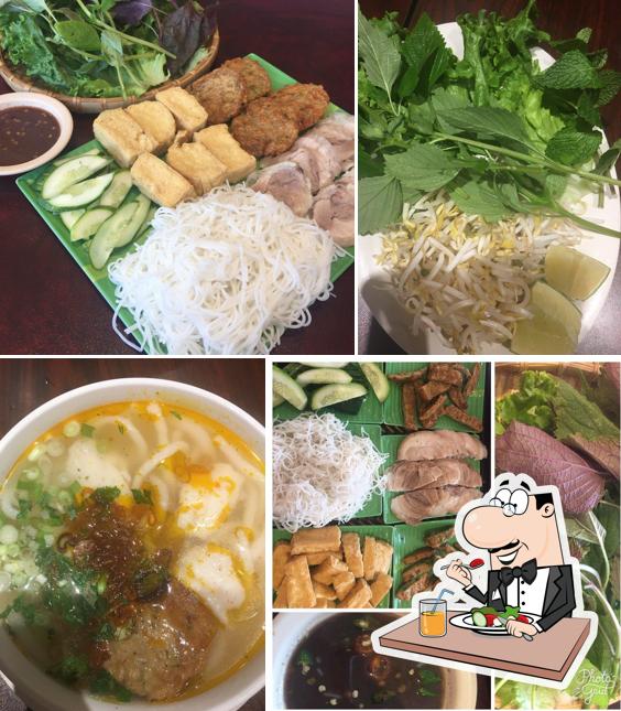 Meals at Xuân Hưong