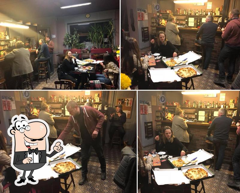 La photo de la intérieur et comptoir de bar de Le Petit Presles’s