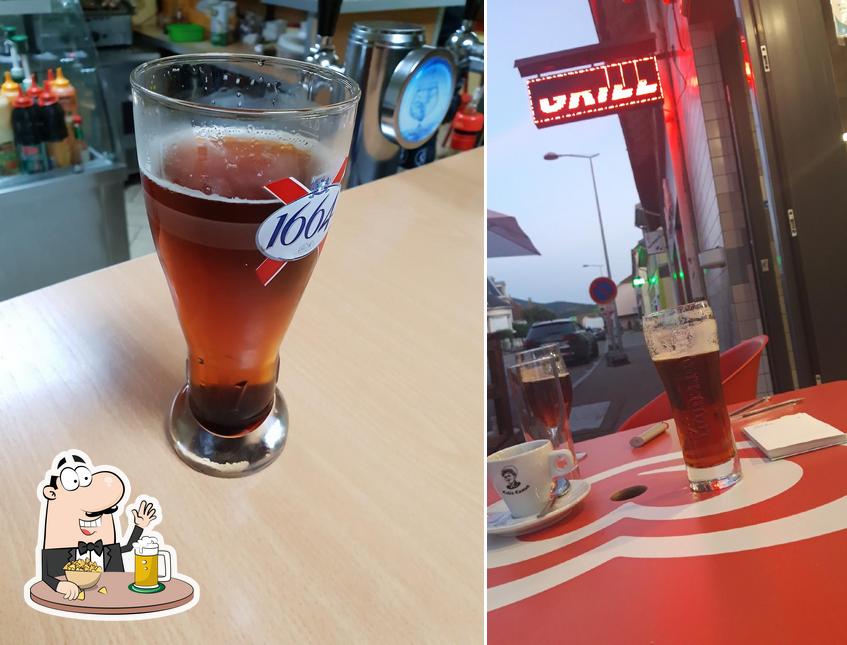 Vous pouvez prendre un verre de bière blonde ou brune