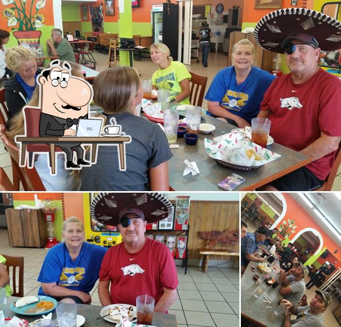 The interior of El Mariachi Mexican Restaurant