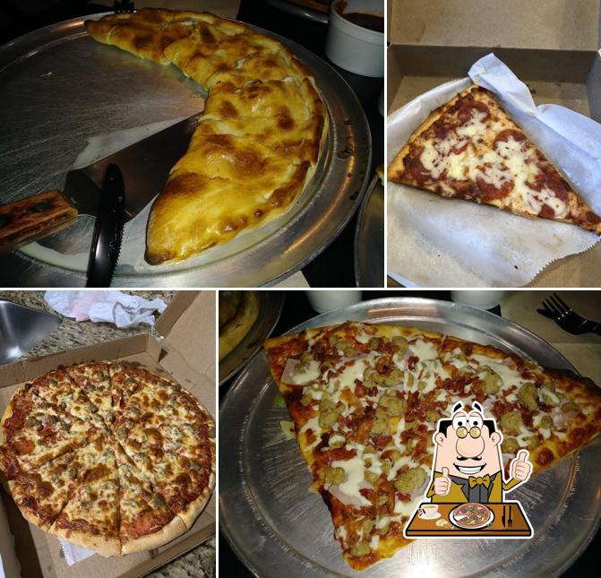 En Naples Pizza, puedes probar una pizza