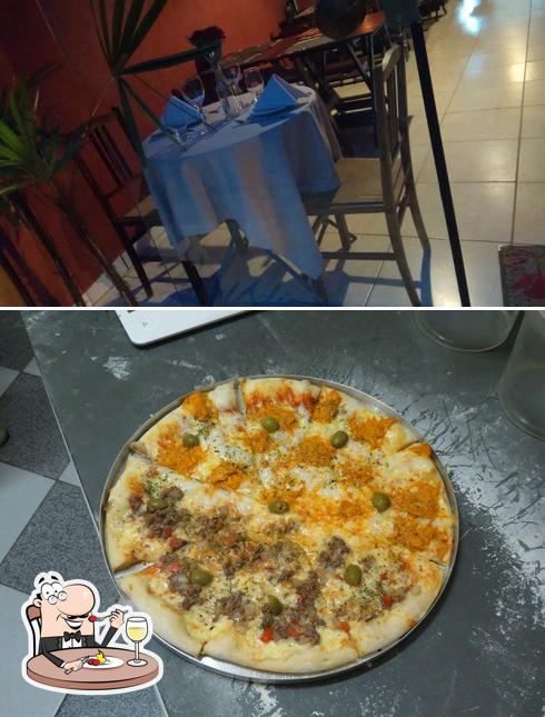 Comida em Baruk Esfihas e Pizzas