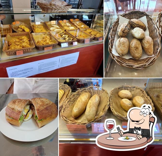 Еда в "Thai French Bakery ไทย ฝรั่งเศส เบเกอรี่"