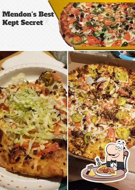 Hide A Way Pizza In Mendon Restaurant Menu And Reviews   C7ca Pizzeria Hide A Way Pizza Pizza 