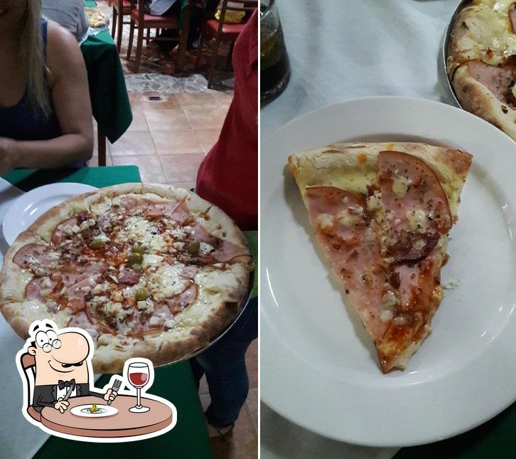 Comida em Pizzaria Bella Pizza / São Sebastião