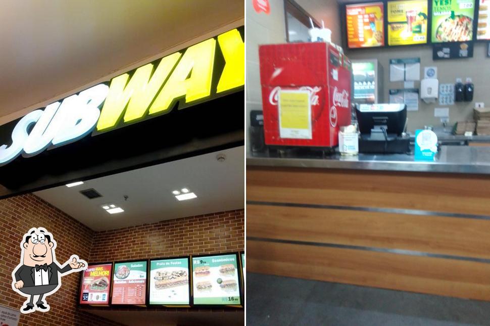 Sente em uma das mesas no Subway