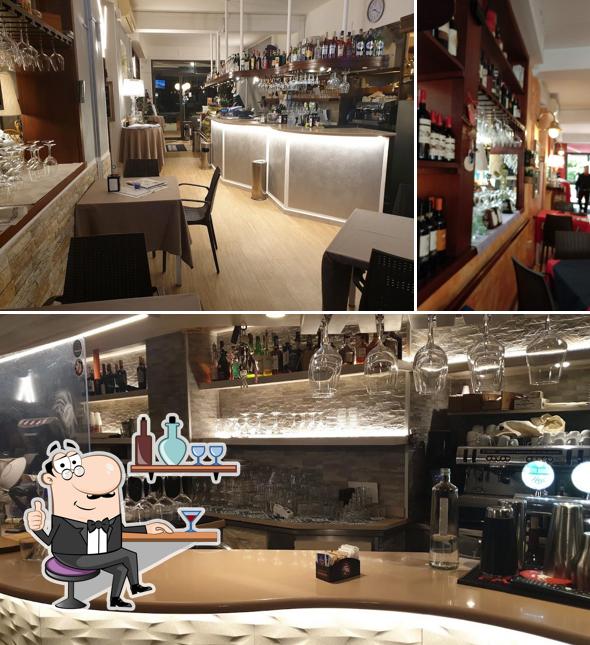 Dai un'occhiata agli interni di Ghostbuster ristorante pizzeria