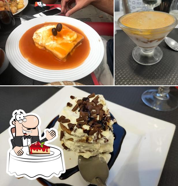 Café du Port propose une sélection de desserts